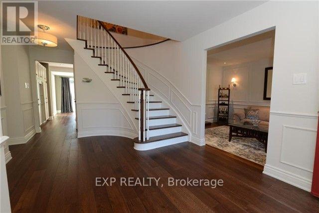 3 Ferndell Circle, Markham, Ontario  L3R 3Y7 - Photo 2 - N12505696