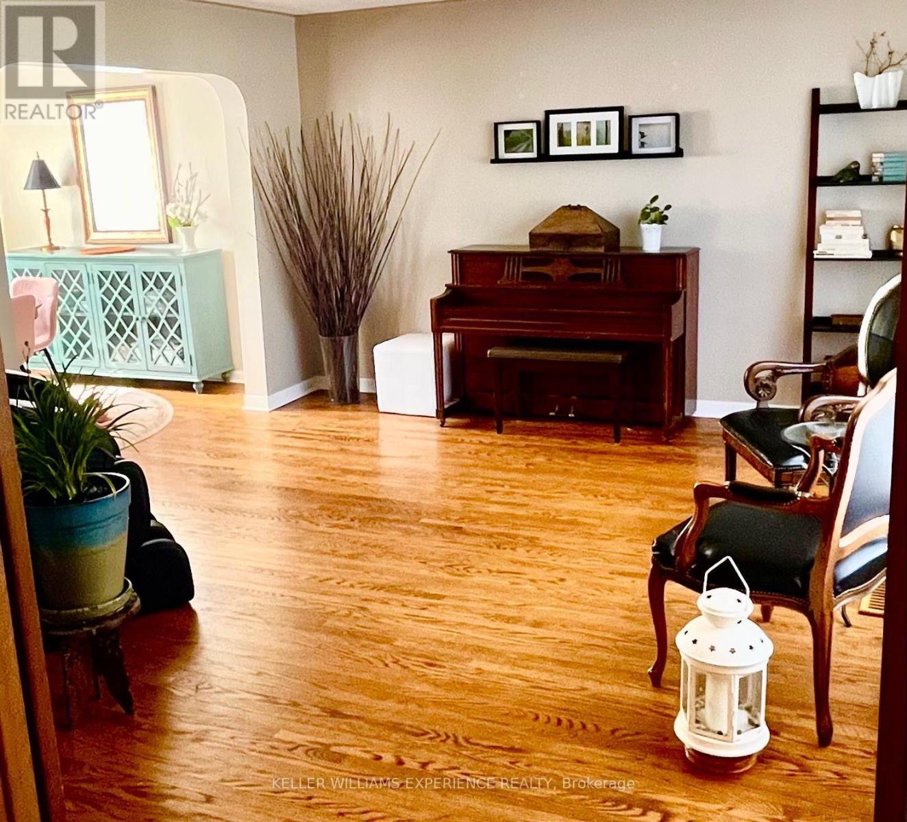 35 Glenridge Road, Barrie (Allandale Heights), Ontario  L4N 2X9 - Photo 11 - S12505674