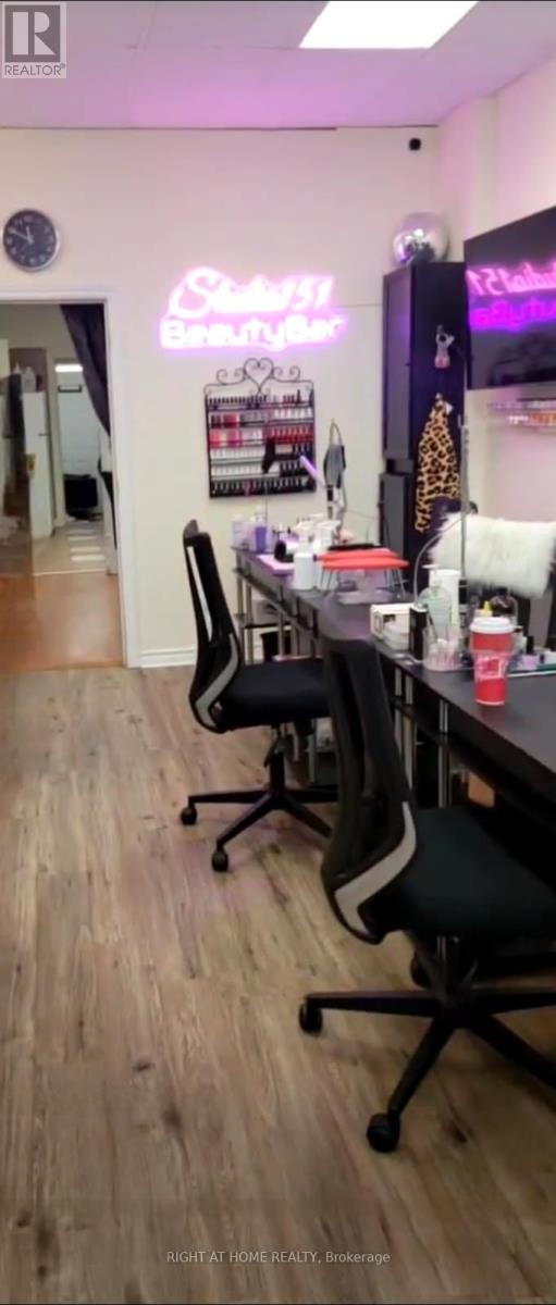 2869 St Clair Avenue E, Toronto, Ontario  M4B 1N4 - Photo 8 - E12505054