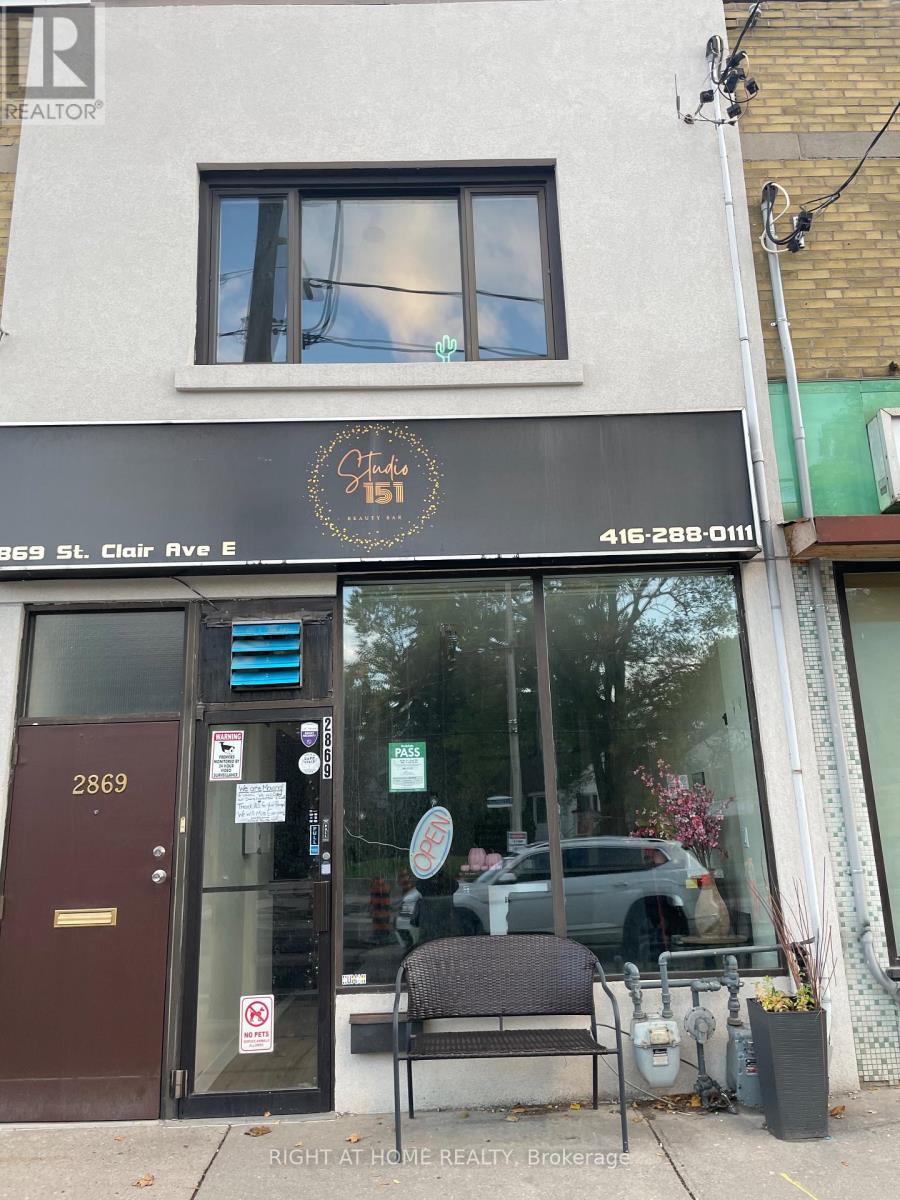 2869 St Clair Avenue E, Toronto, Ontario  M4B 1N4 - Photo 2 - E12505054