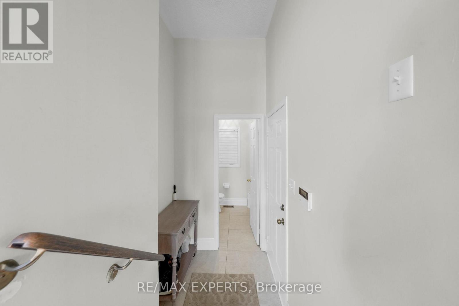 261 Mountainash Road, Brampton, Ontario  L6R 3M3 - Photo 12 - W12505638