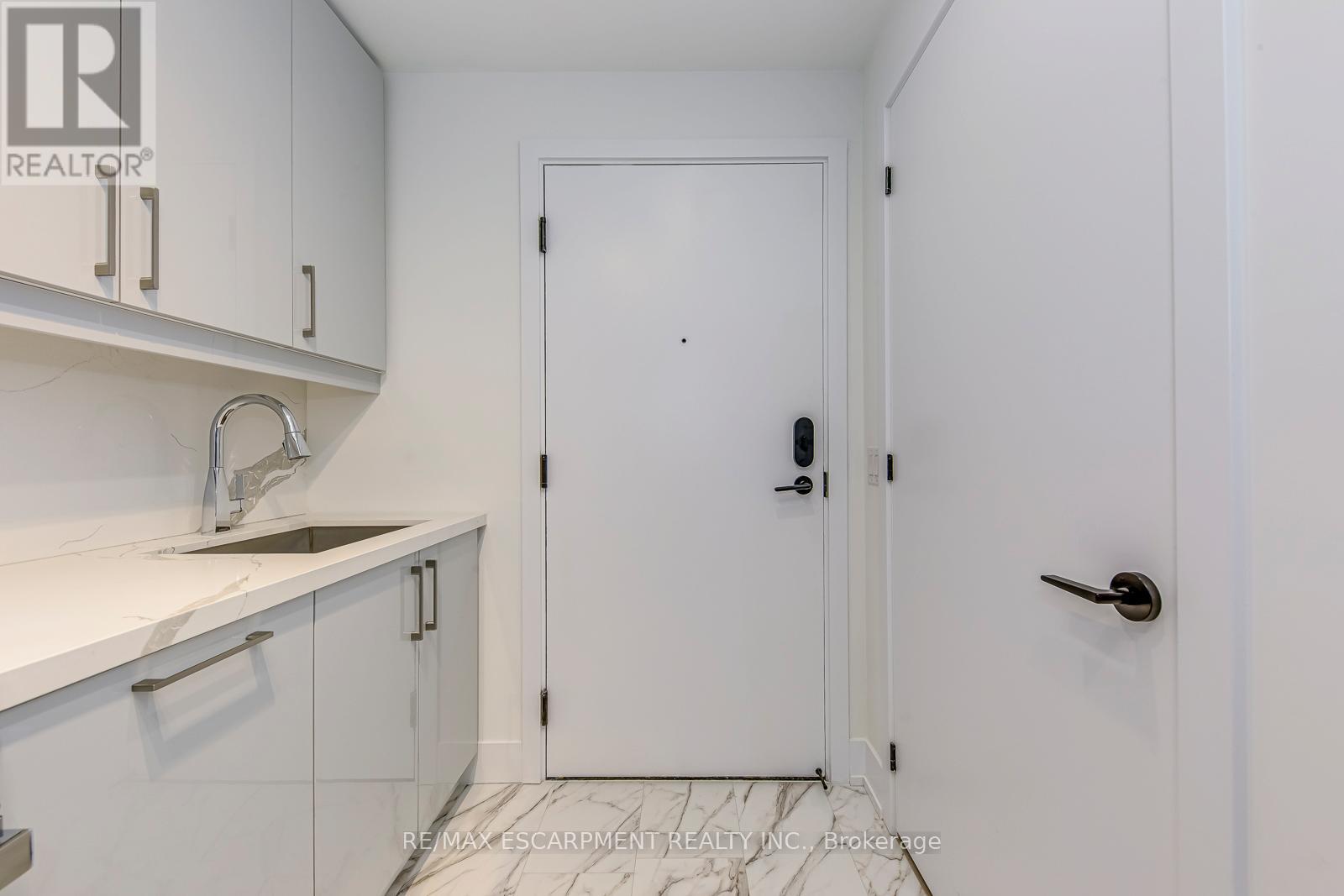 112 - 2450 Old Bronte Road, Oakville, Ontario  L6M 5P6 - Photo 7 - W12505640