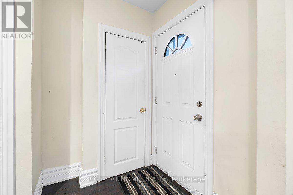 6 Melody Road, Toronto, Ontario  M9M 1C7 - Photo 2 - W12505652