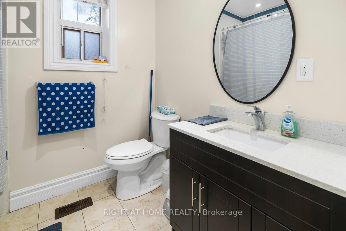 6 Melody Road, Toronto, Ontario  M9M 1C7 - Photo 5 - W12505652