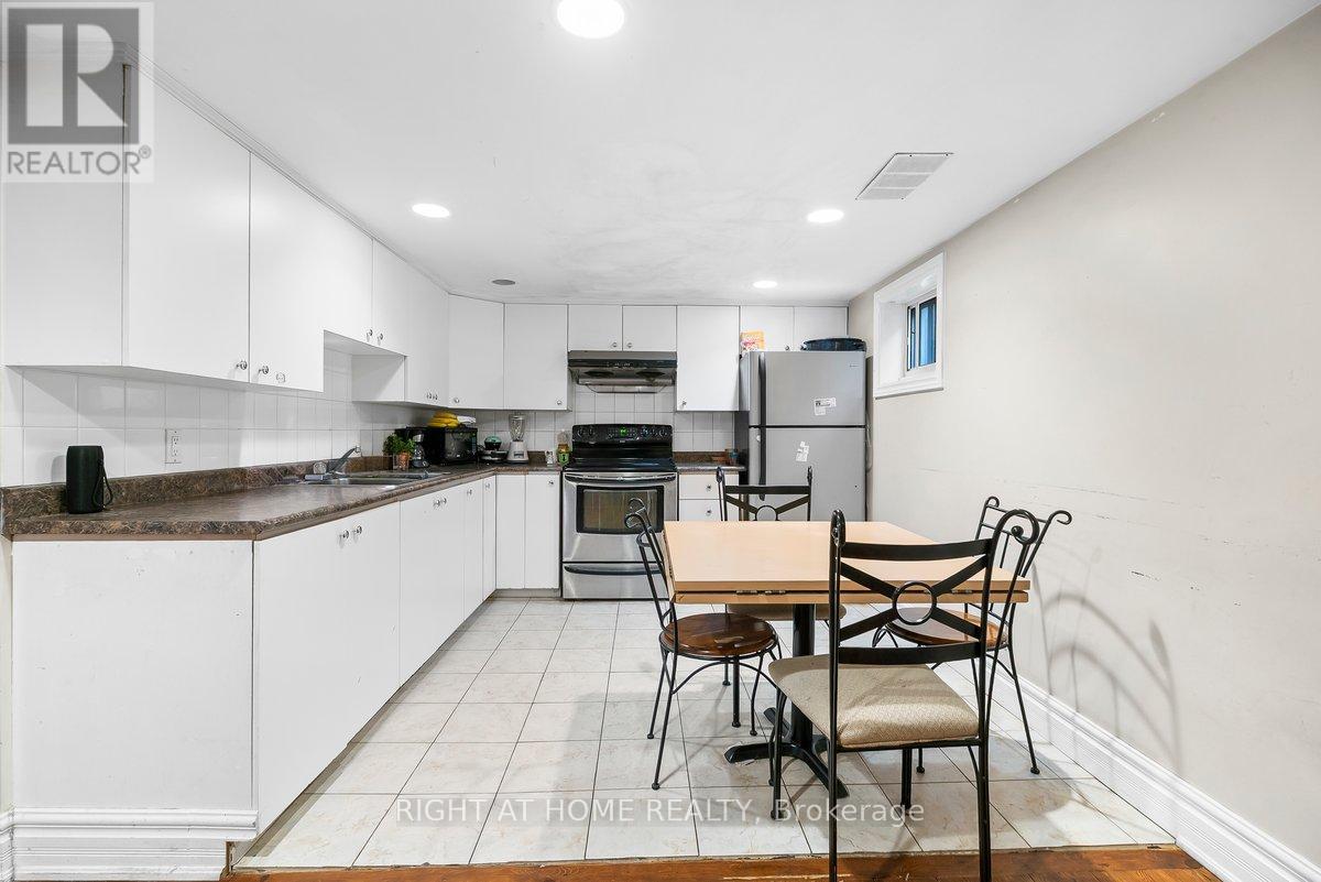 6 Melody Road, Toronto, Ontario  M9M 1C7 - Photo 7 - W12505652