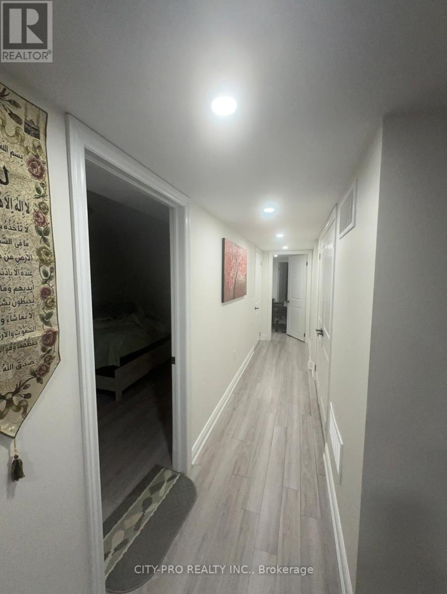 85 Bonistel Crescent, Brampton, Ontario  L7A 3H1 - Photo 6 - W12505668