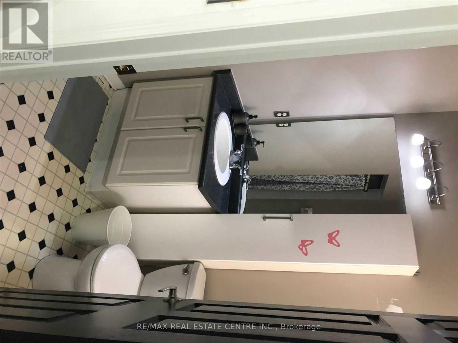 3383 Wild Cherry Lane, Mississauga, Ontario  L5N 7N7 - Photo 15 - W12505672