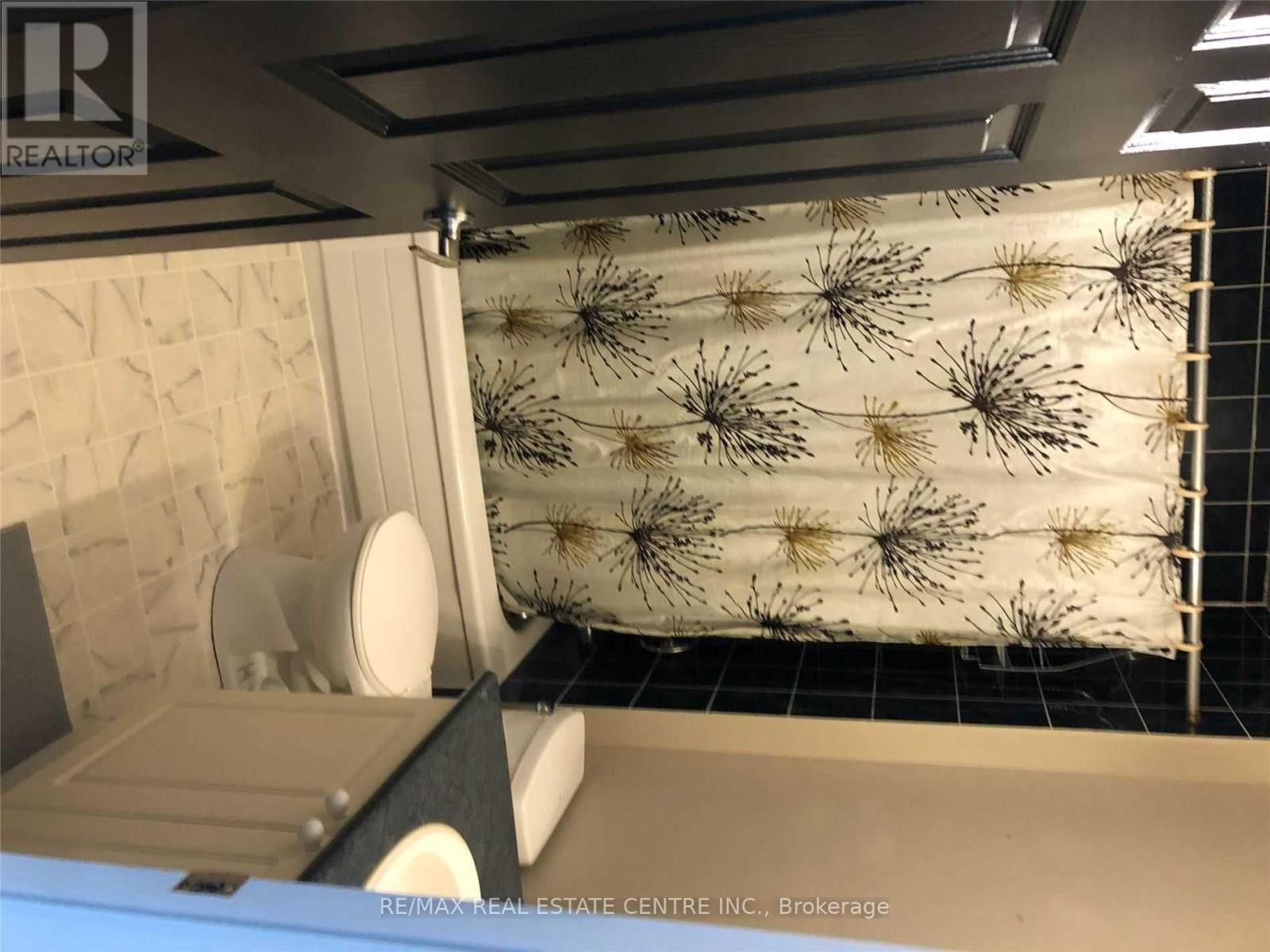 3383 Wild Cherry Lane, Mississauga, Ontario  L5N 7N7 - Photo 17 - W12505672