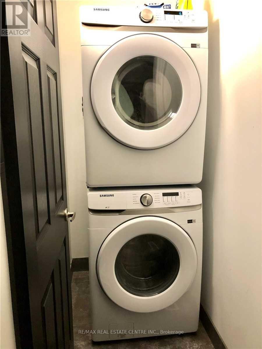 3383 Wild Cherry Lane, Mississauga, Ontario  L5N 7N7 - Photo 19 - W12505672