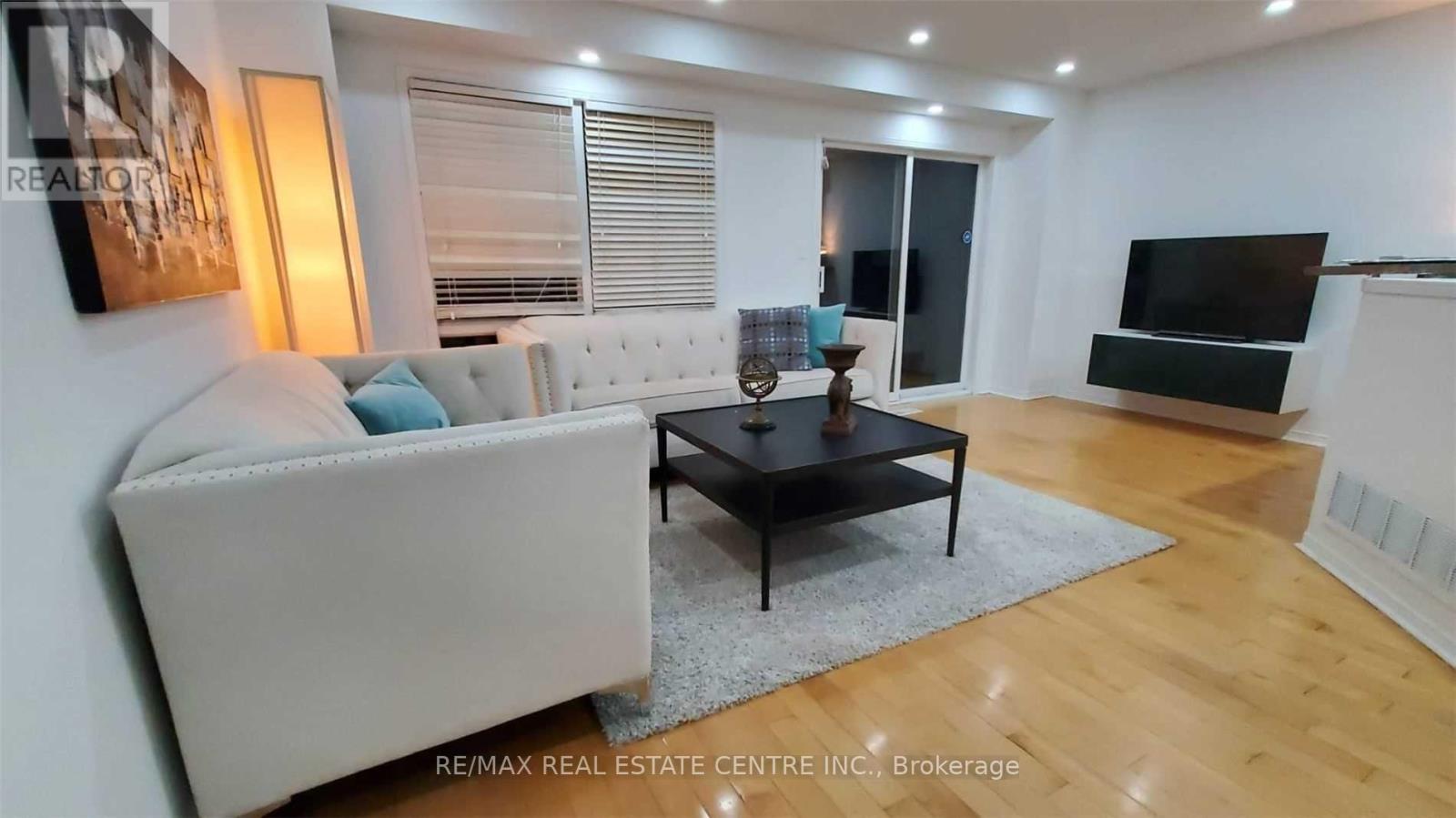 3383 Wild Cherry Lane, Mississauga, Ontario  L5N 7N7 - Photo 7 - W12505672