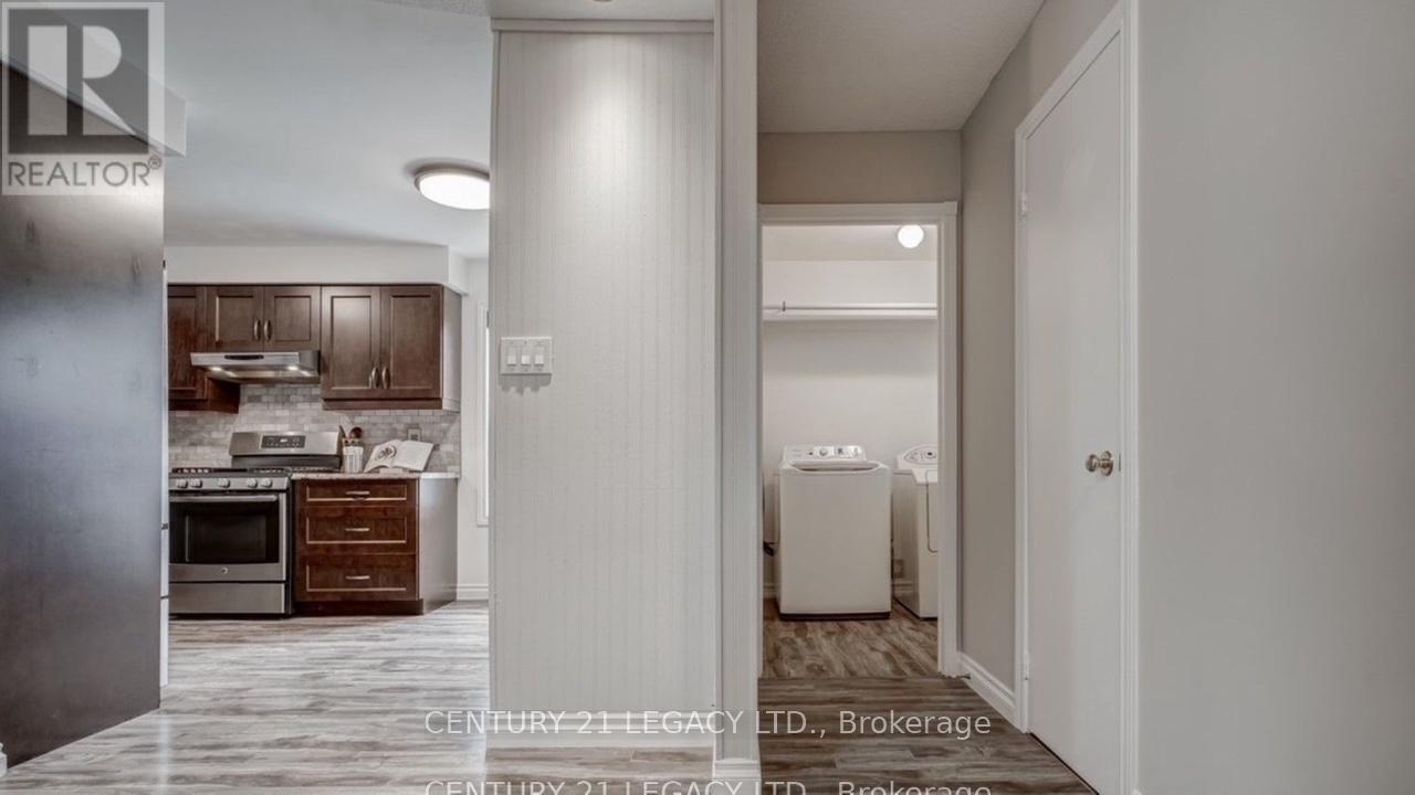 Upper - 339 Lewis Drive W, Orangeville, Ontario  L9W 4P8 - Photo 11 - W12505688