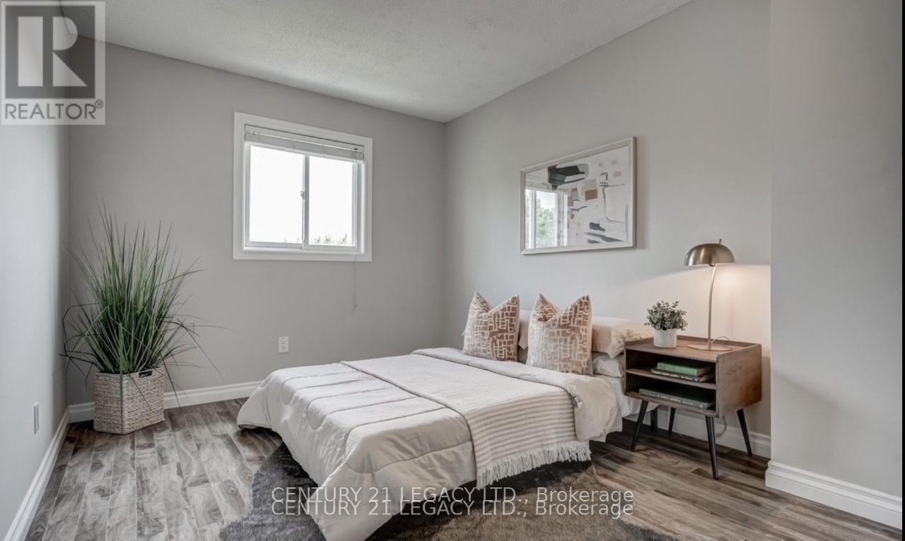 Upper - 339 Lewis Drive W, Orangeville, Ontario  L9W 4P8 - Photo 7 - W12505688