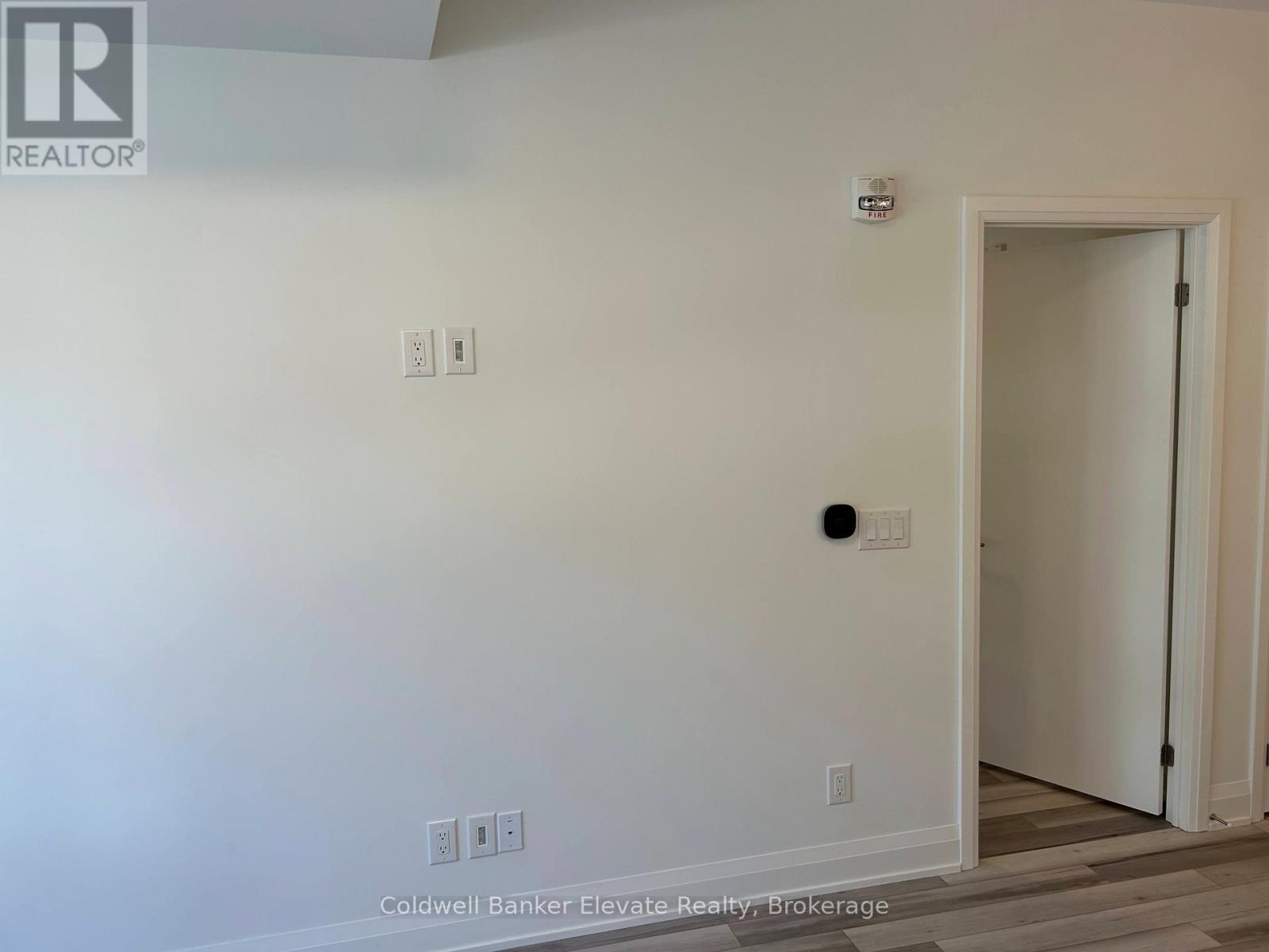 221 - 3250 Carding Mill Trail, Oakville, Ontario  L6M 1L3 - Photo 10 - W12505690