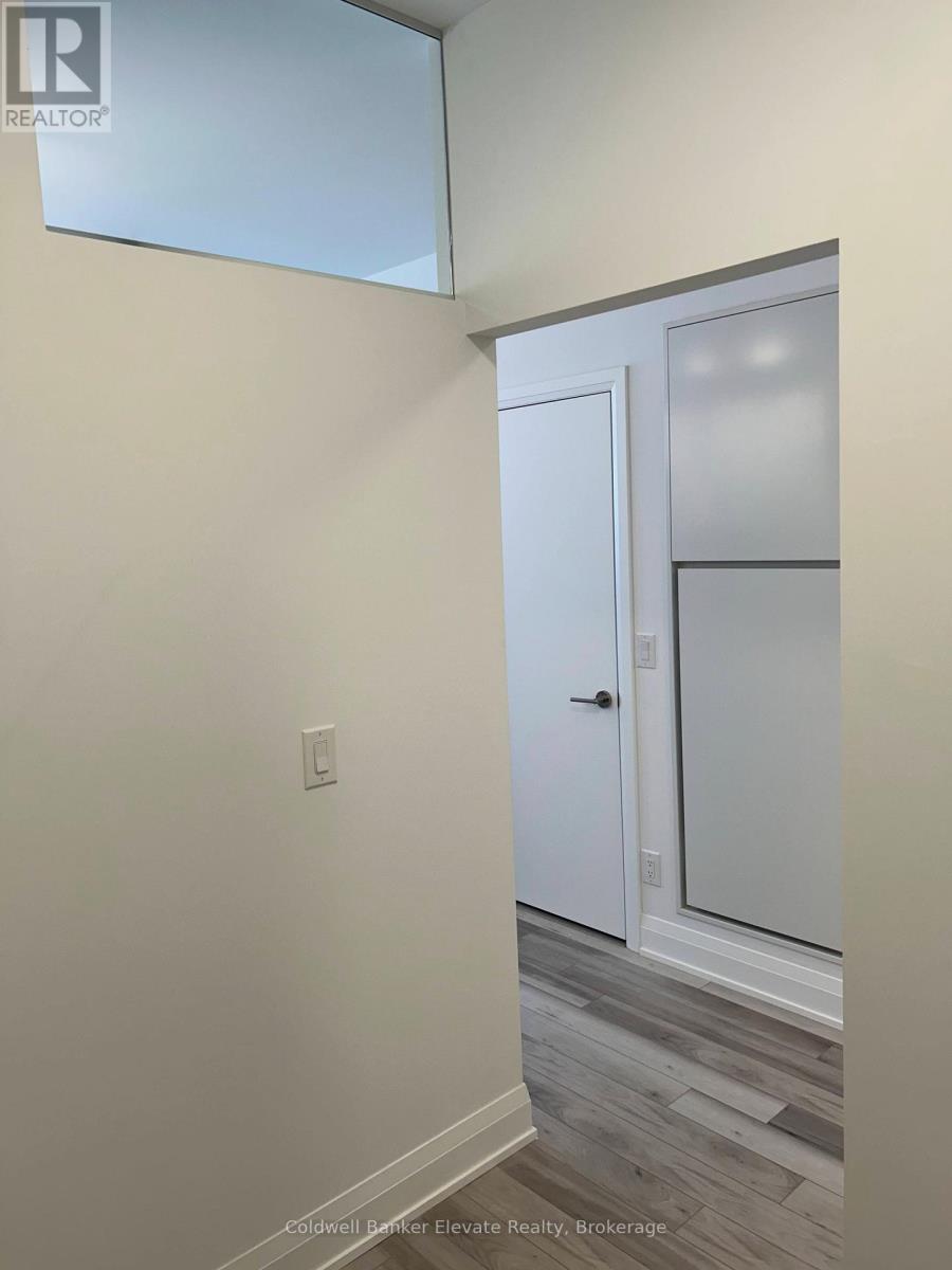 221 - 3250 Carding Mill Trail, Oakville, Ontario  L6M 1L3 - Photo 4 - W12505690