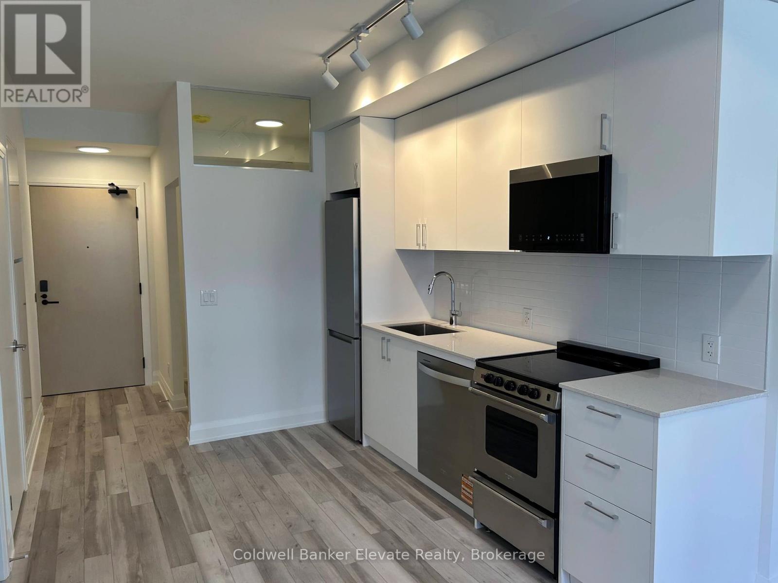 221 - 3250 Carding Mill Trail, Oakville, Ontario  L6M 1L3 - Photo 5 - W12505690