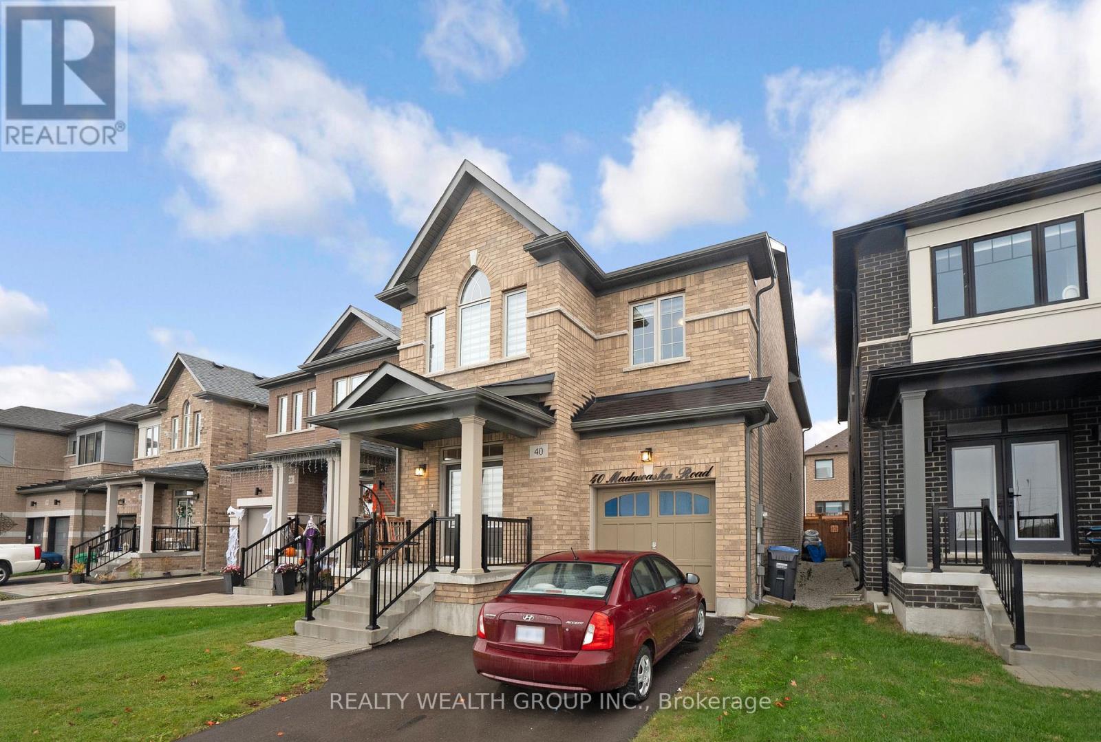 40 Madawaksa Road, Caledon, Ontario  L7C 1Z9 - Photo 2 - W12505694