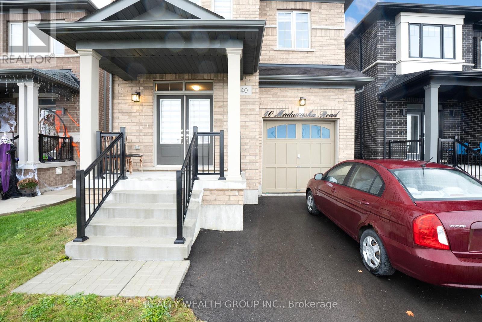 40 Madawaksa Road, Caledon, Ontario  L7C 1Z9 - Photo 4 - W12505694