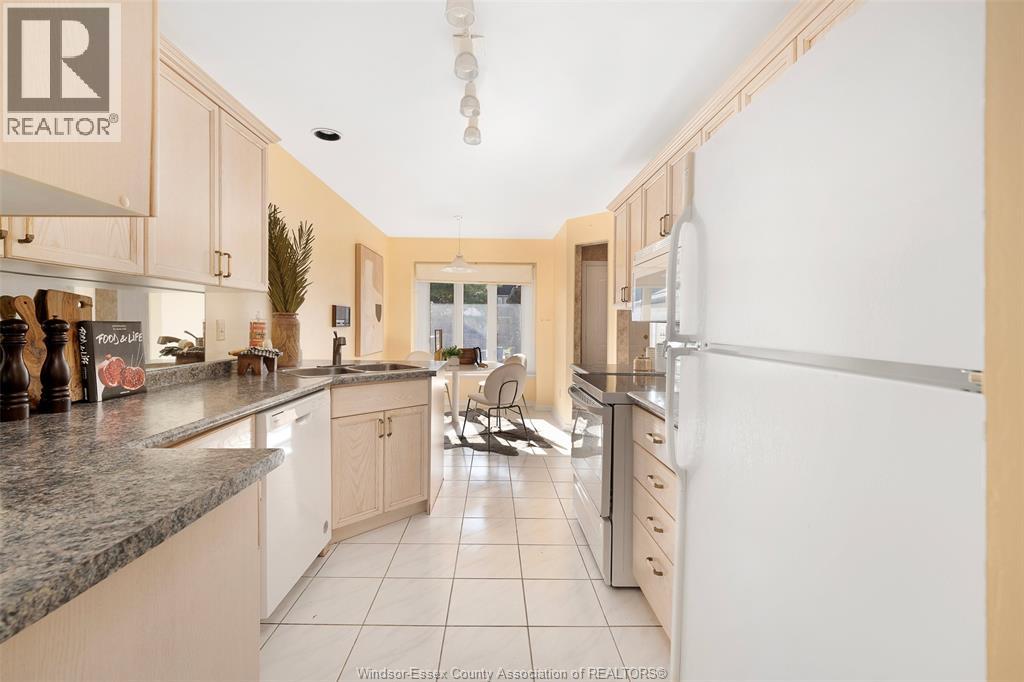 9720 Menard, Windsor, Ontario  N8P 1G6 - Photo 13 - 25027898