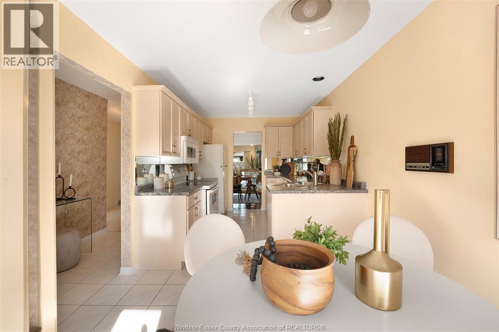 9720 Menard, Windsor, Ontario  N8P 1G6 - Photo 17 - 25027898