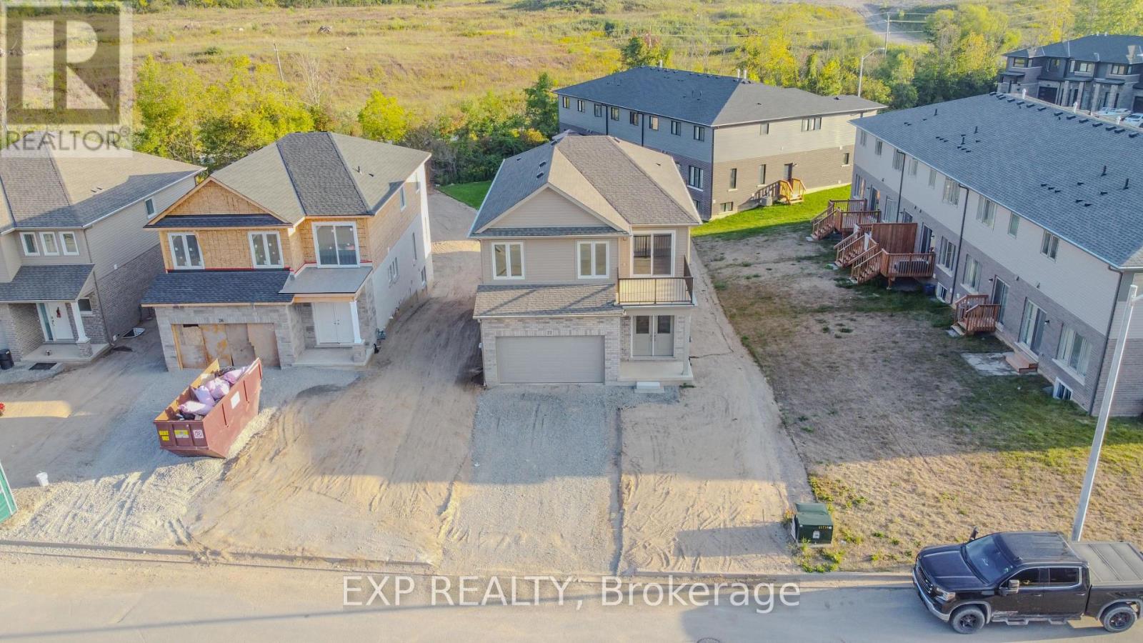 22 Willson Drive, Thorold, Ontario  L2V 0M3 - Photo 2 - X12505656