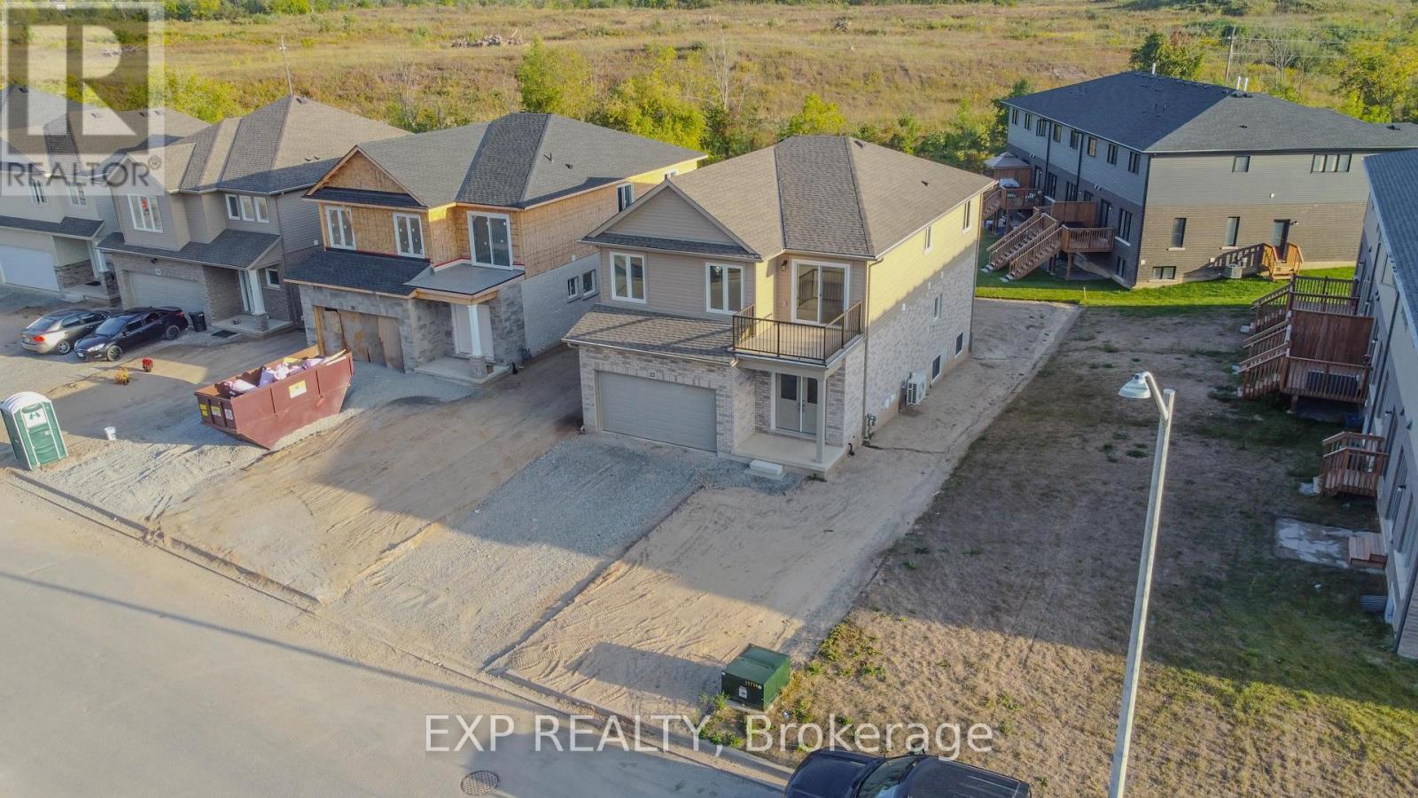 22 Willson Drive, Thorold, Ontario  L2V 0M3 - Photo 3 - X12505656