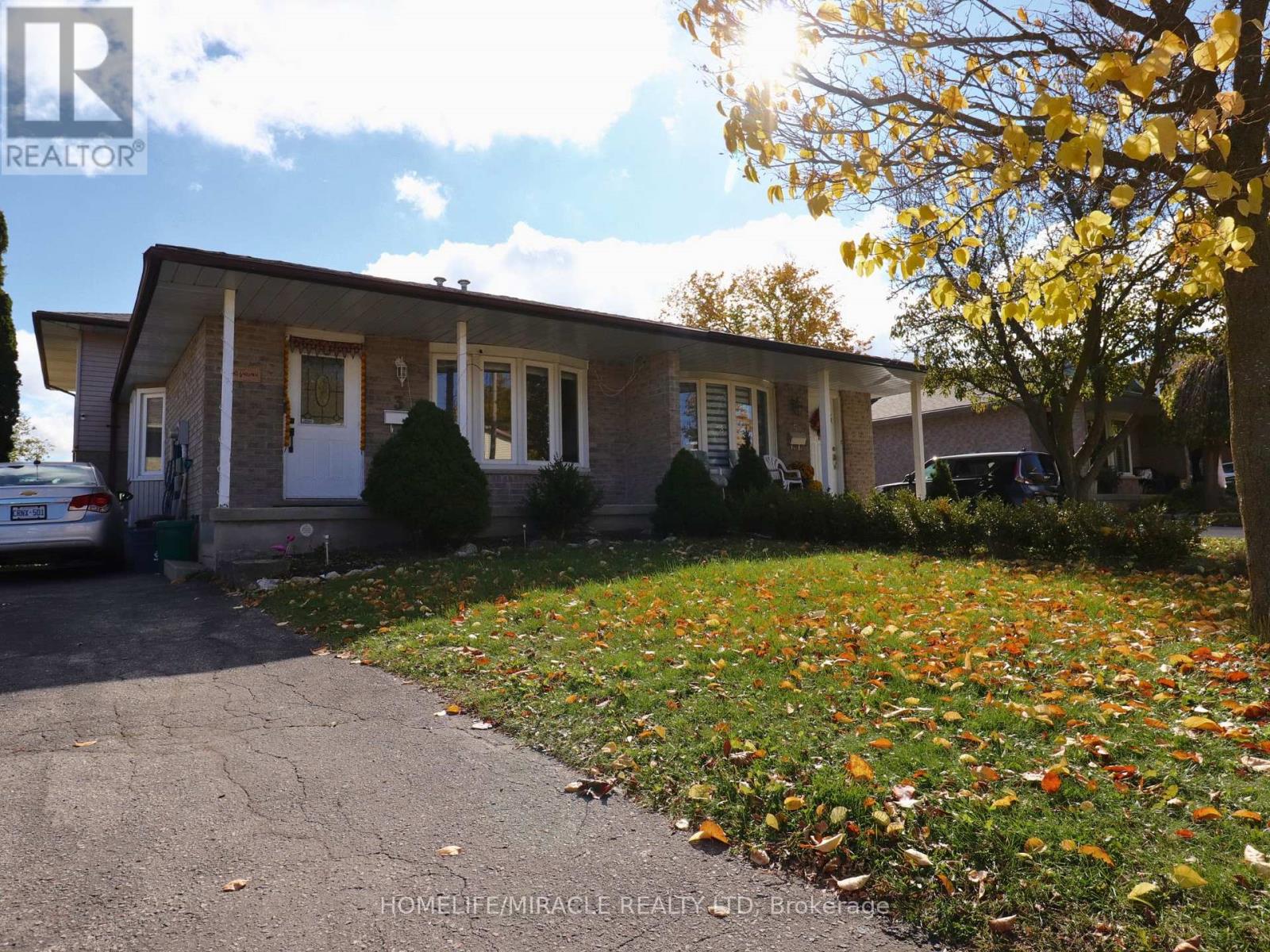 3 Caprice Court, Kitchener, Ontario  N2M 5M2 - Photo 2 - X12505682