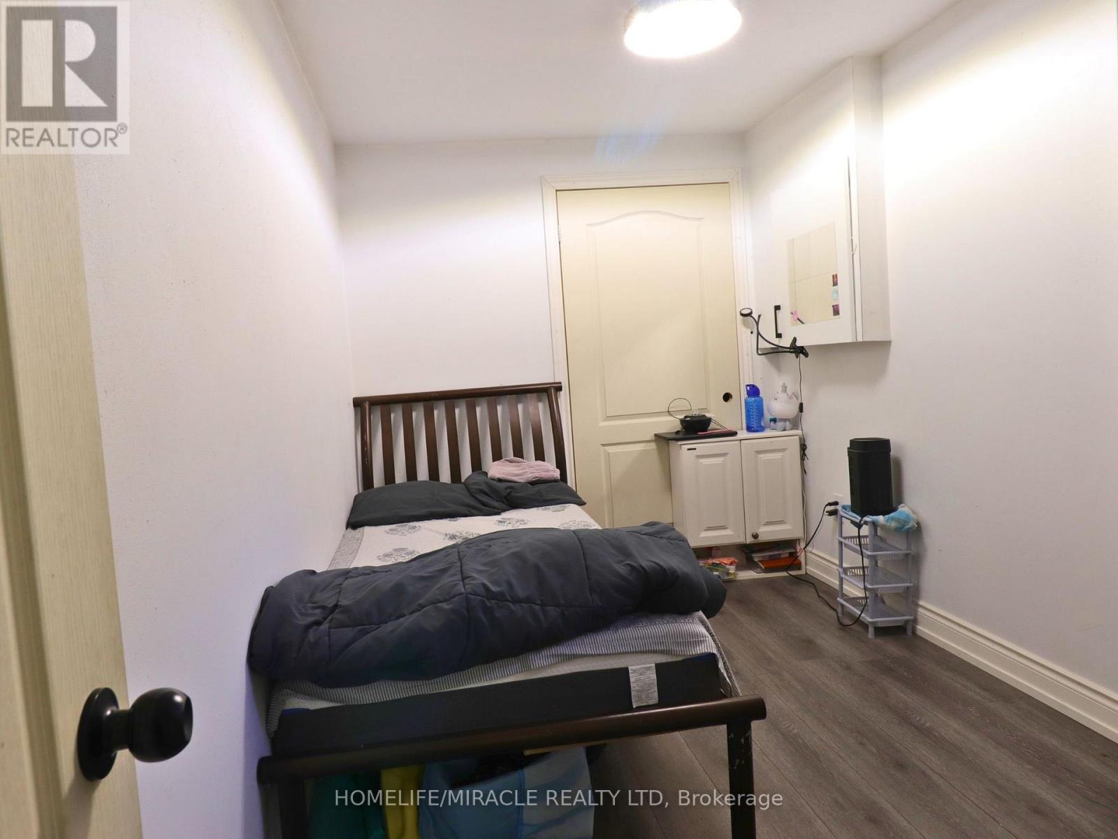 3 Caprice Court, Kitchener, Ontario  N2M 5M2 - Photo 36 - X12505682