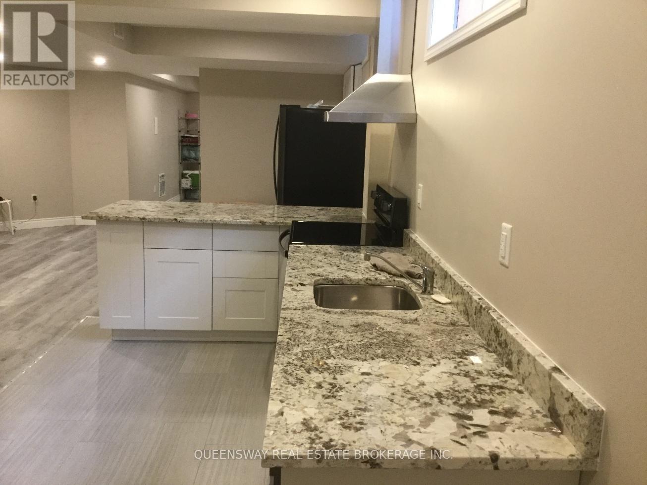 Unknown Address, ,     - Photo 2 - X12505704