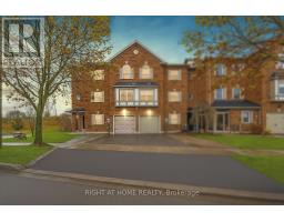 27 HAWTIN LANE, Aurora, Ontario