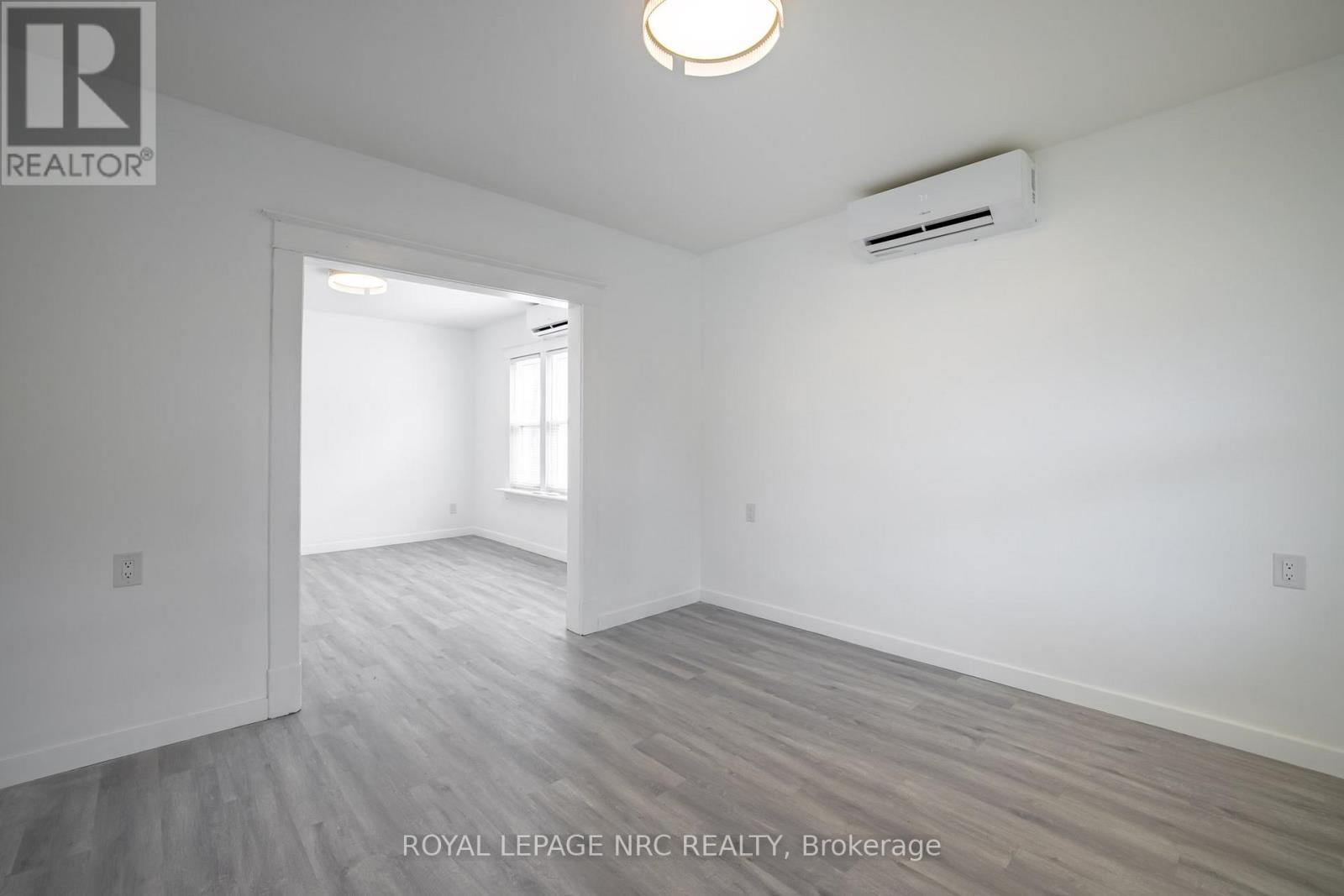 170 Niagara Street W, St. Catharines, Ontario  L2R 4L4 - Photo 4 - X12505730