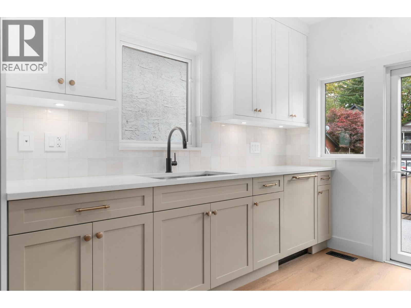 2530 Mcgill Street, Vancouver, British Columbia  V5K 1H1 - Photo 9 - R3064362