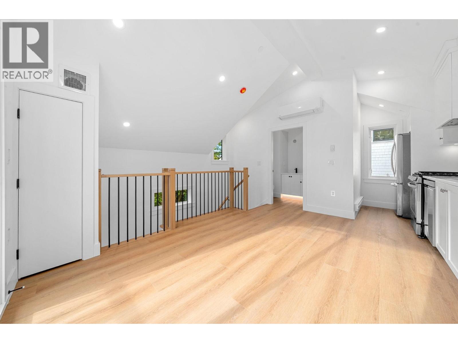 2526 Mcgill Street, Vancouver, British Columbia  V5K 1H1 - Photo 10 - R3064363