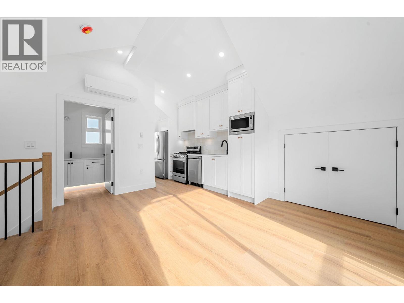 2526 Mcgill Street, Vancouver, British Columbia  V5K 1H1 - Photo 7 - R3064363