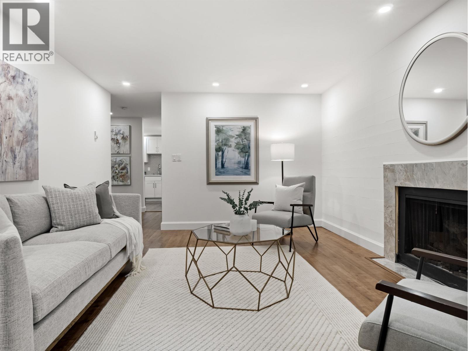 1253 Plateau Drive, North Vancouver, British Columbia  V7P 2J3 - Photo 4 - R3064377