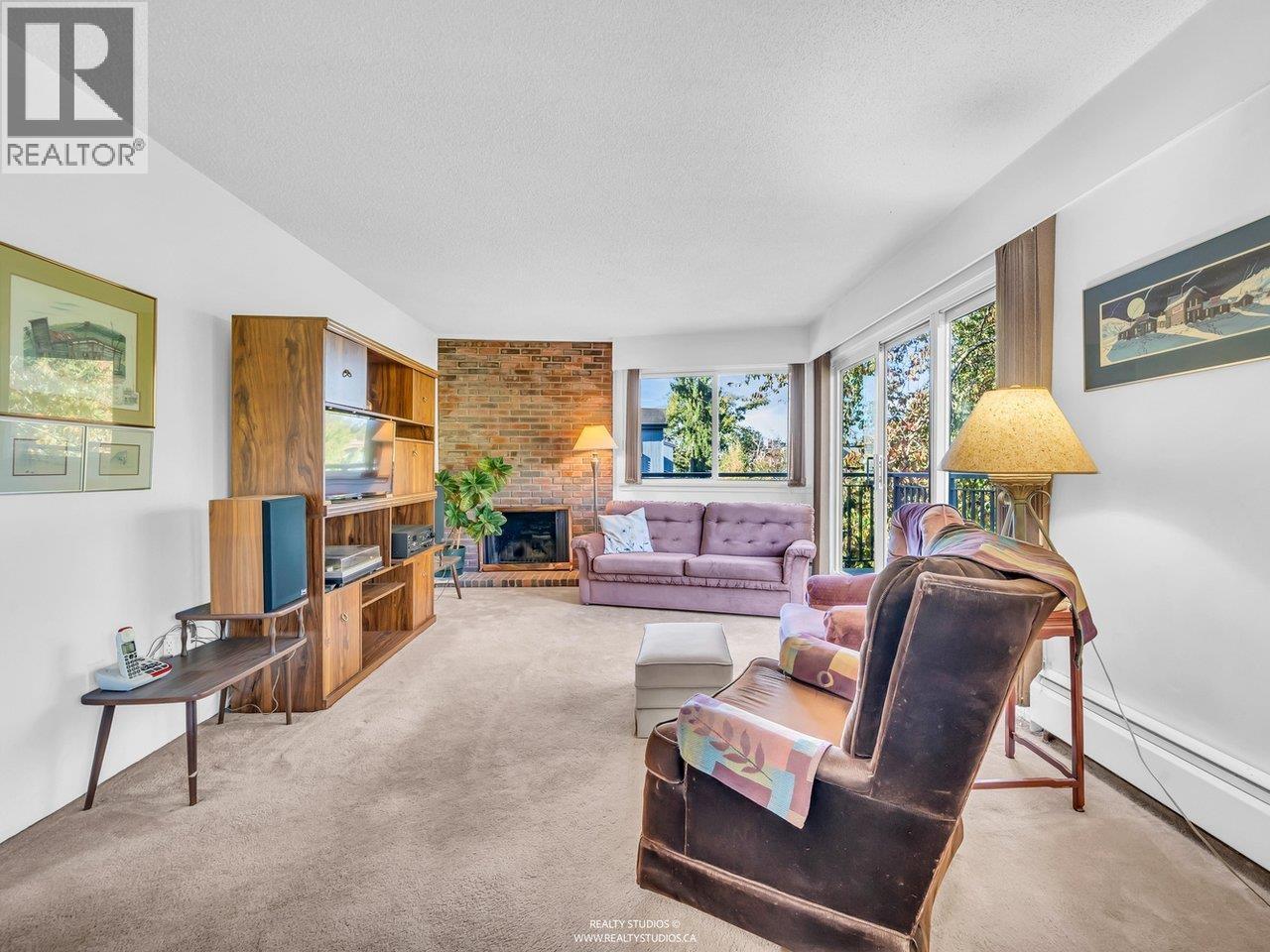 311 2121 W 6TH AVENUE, Vancouver, British Columbia