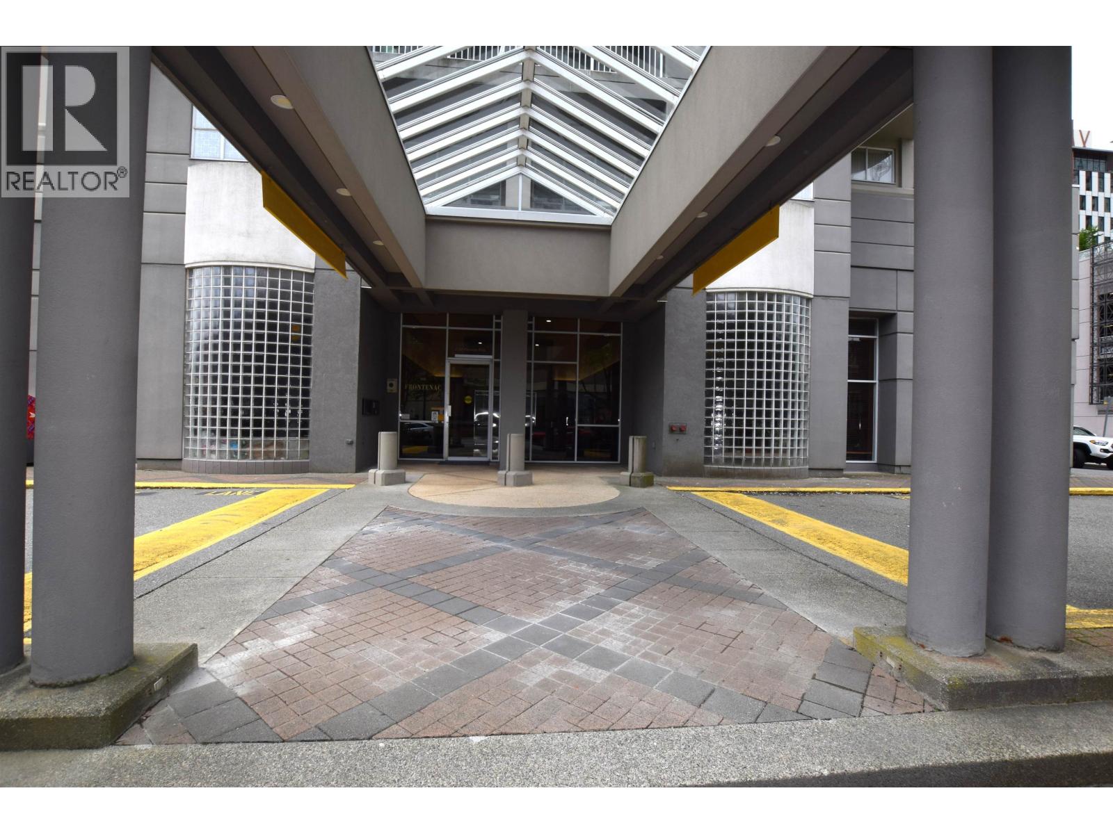 607 1180 Pinetree Way, Coquitlam, British Columbia  V3B 7L2 - Photo 2 - R3064097