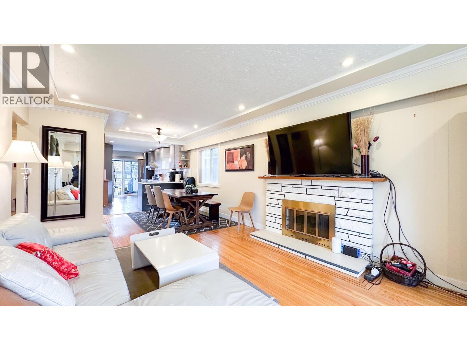 56 Warwick Avenue, Burnaby, British Columbia  V5B 3X3 - Photo 10 - R3064385