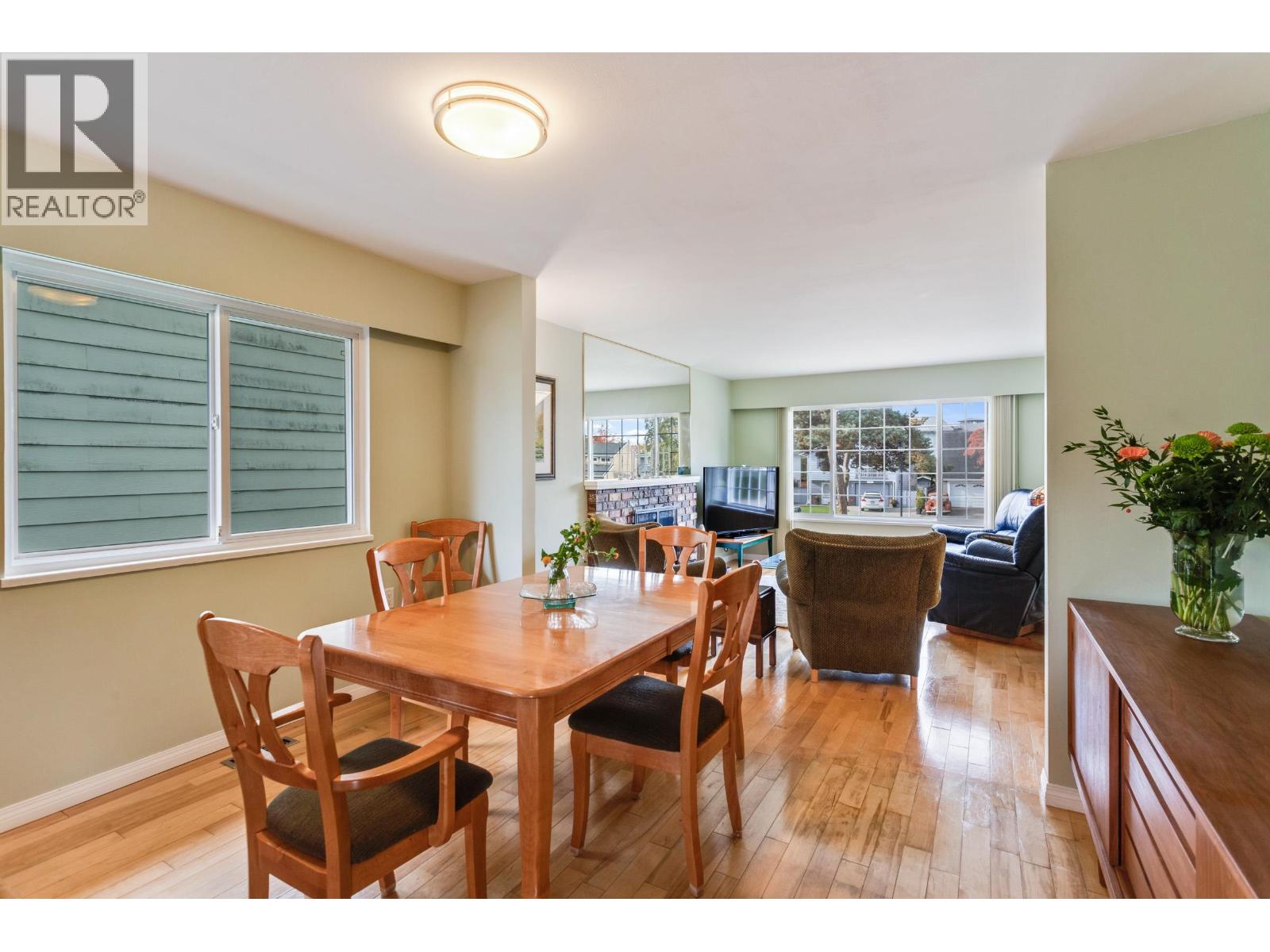 11300 Galleon Court, Richmond, British Columbia  V7E 4L3 - Photo 8 - R3064394