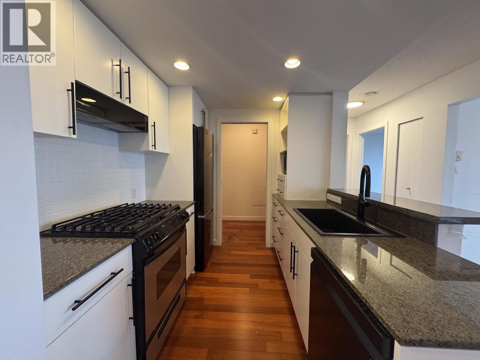 2801 455 Beach Crescent, Vancouver, British Columbia  V6Z 3E5 - Photo 2 - R3064358