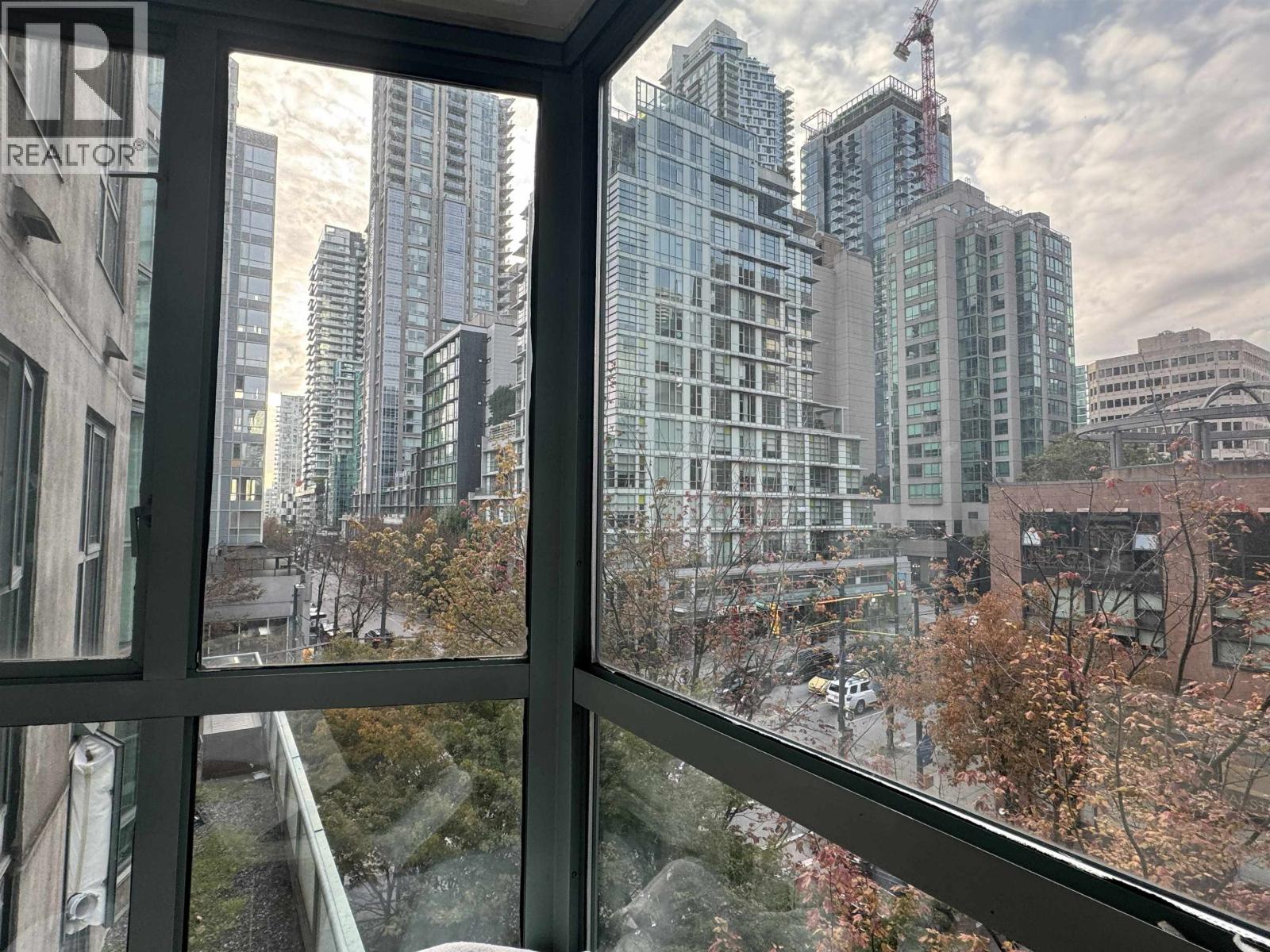 401 1188 Howe Street, Vancouver, British Columbia  V6Z 2S8 - Photo 1 - R3064359