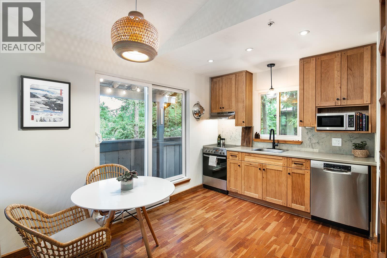 404 2101 Castle Drive, Whistler, British Columbia  V8E 0A6 - Photo 3 - R3064280