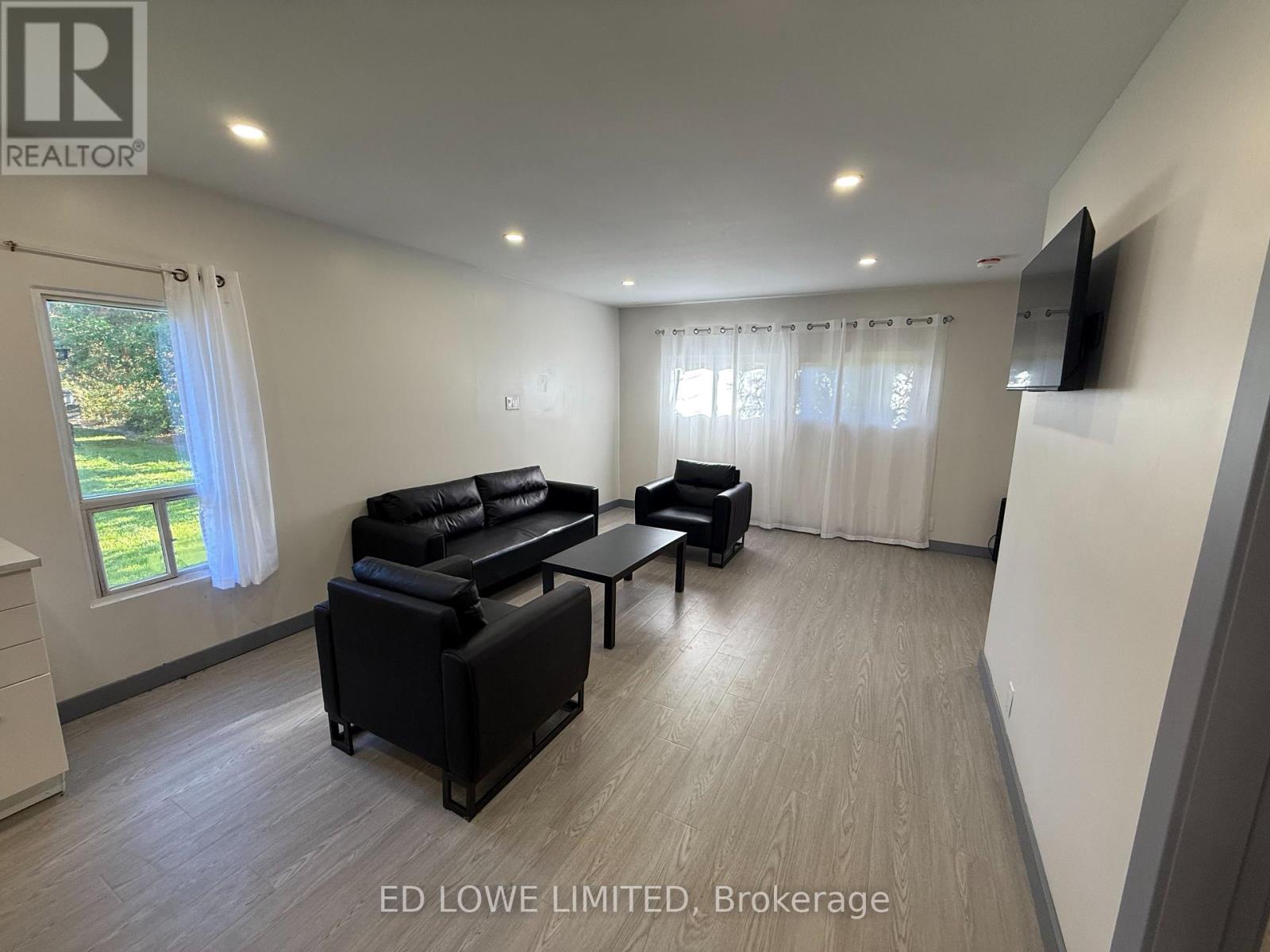 1020 Cumberland Street, Innisfil, Ontario  L0L 1C0 - Photo 15 - N12505202