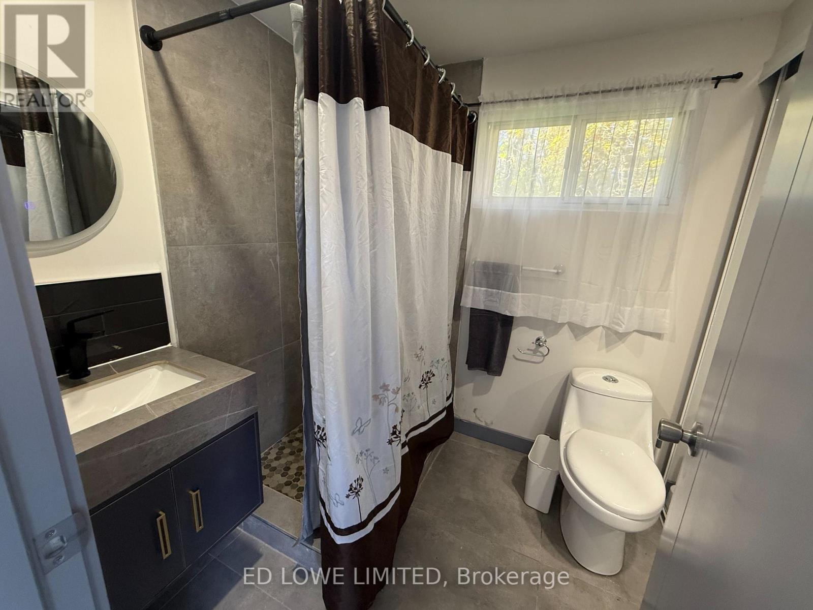 1020 Cumberland Street, Innisfil, Ontario  L0L 1C0 - Photo 20 - N12505202