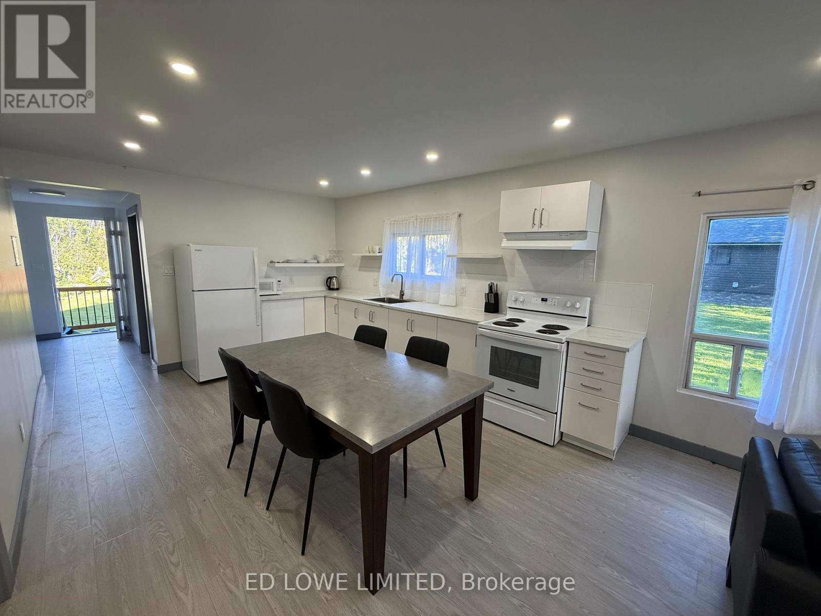 1020 Cumberland Street, Innisfil, Ontario  L0L 1C0 - Photo 14 - N12505202