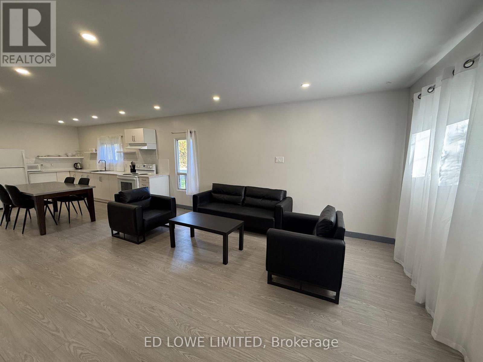 1020 Cumberland Street, Innisfil, Ontario  L0L 1C0 - Photo 19 - N12505202