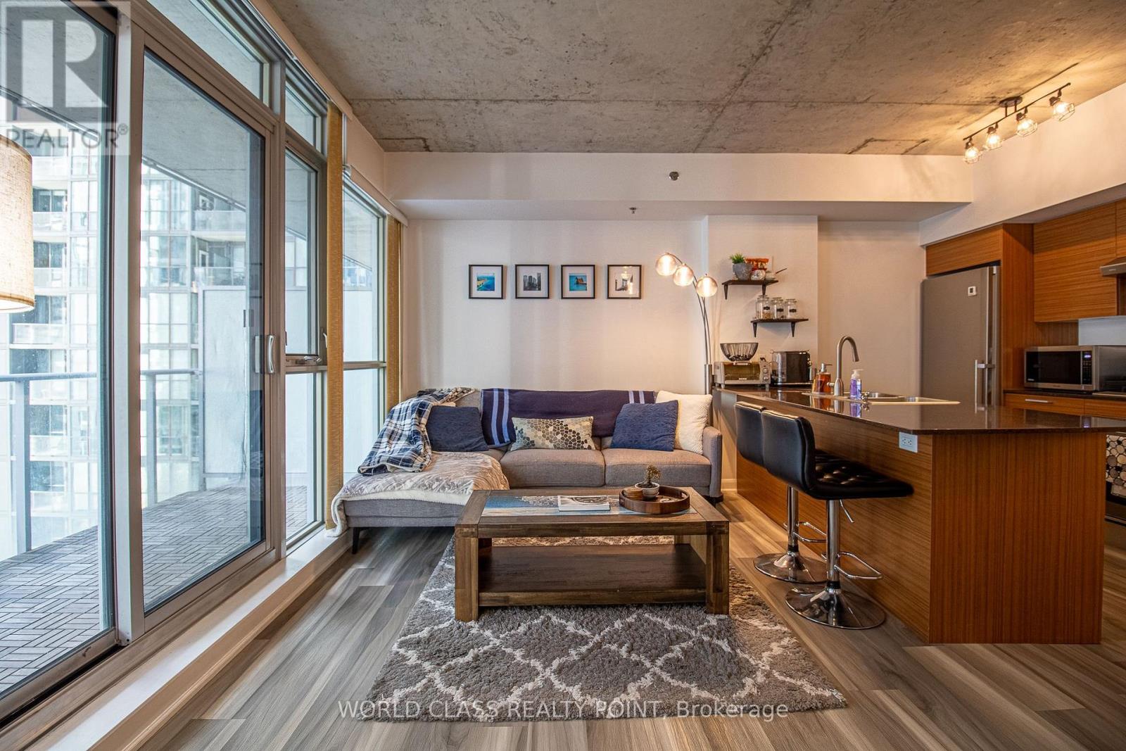 2205 - 375 King Street W, Toronto, Ontario  M5V 1K1 - Photo 8 - C12505746