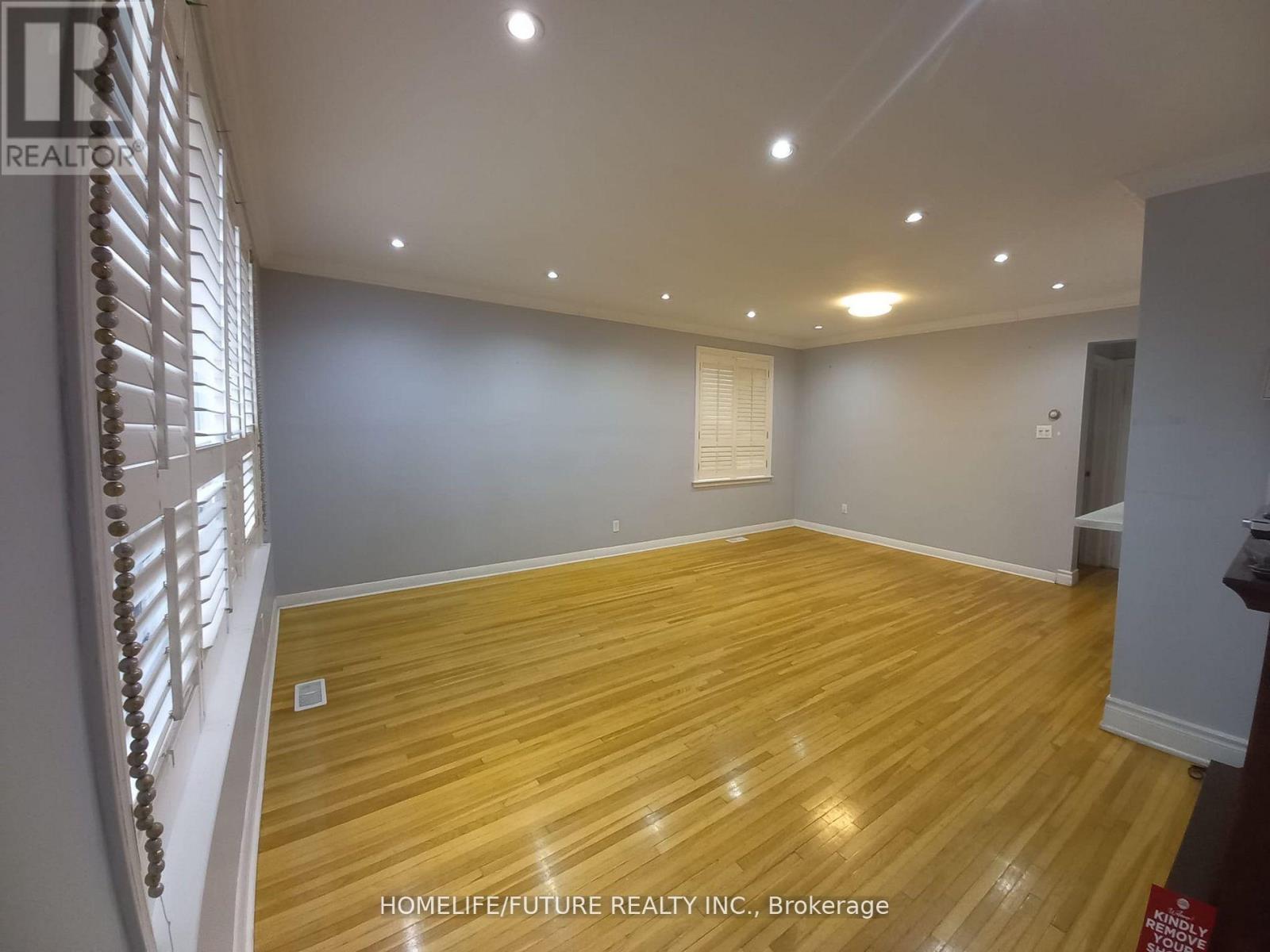 Main - 45 Gilroy Drive, Toronto, Ontario  M1P 1Z8 - Photo 3 - E12505736