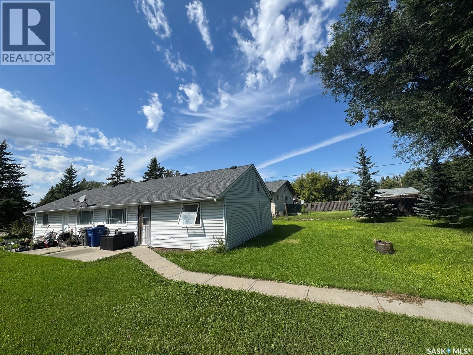 421 Mckenzie Street, Outlook, Saskatchewan  S0L 2N0 - Photo 3 - SK022315