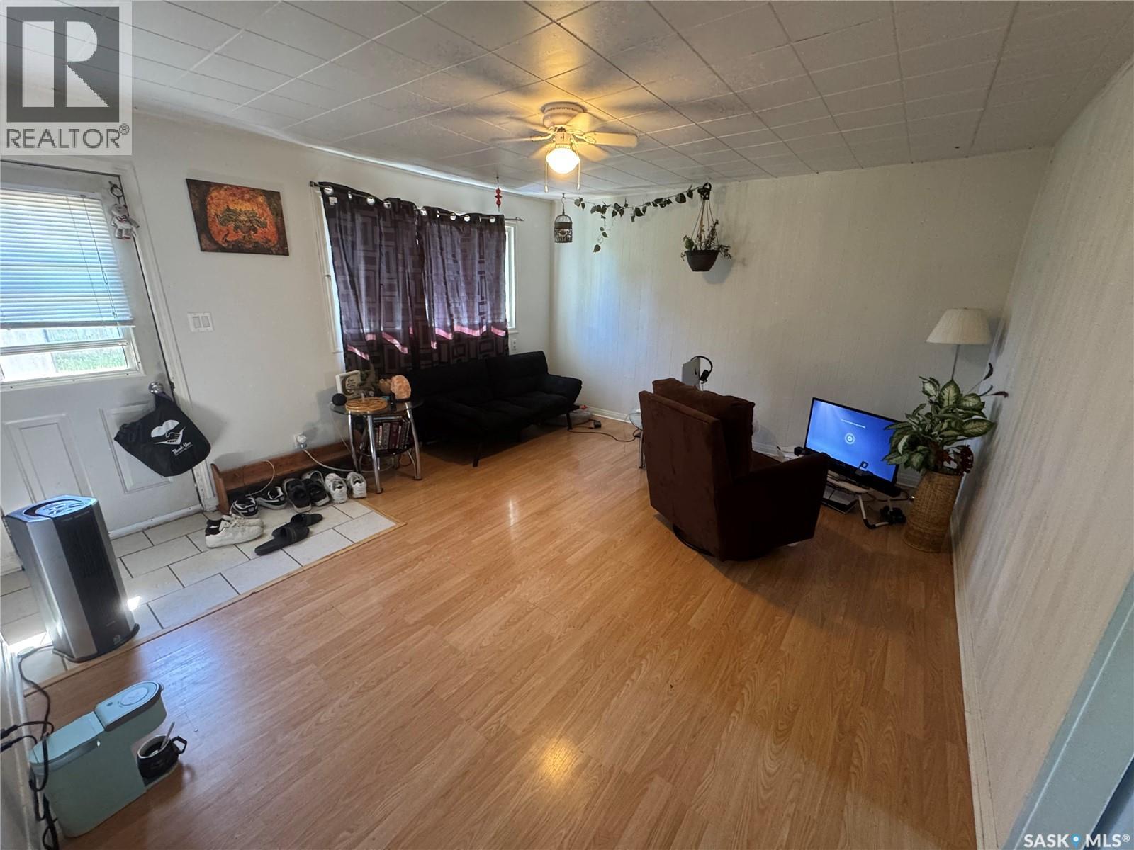 421 Mckenzie Street, Outlook, Saskatchewan  S0L 2N0 - Photo 7 - SK022315