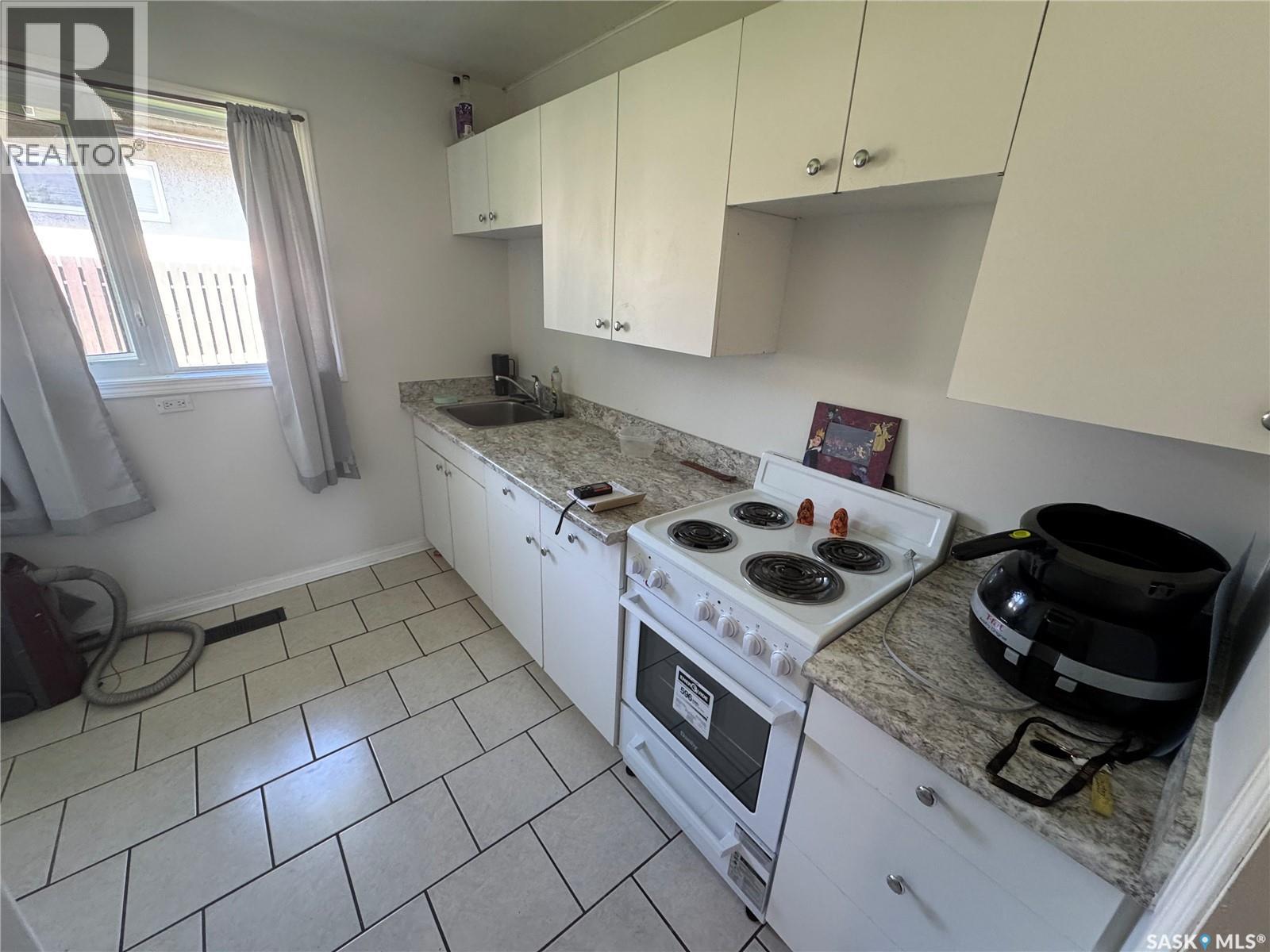 421 Mckenzie Street, Outlook, Saskatchewan  S0L 2N0 - Photo 9 - SK022315